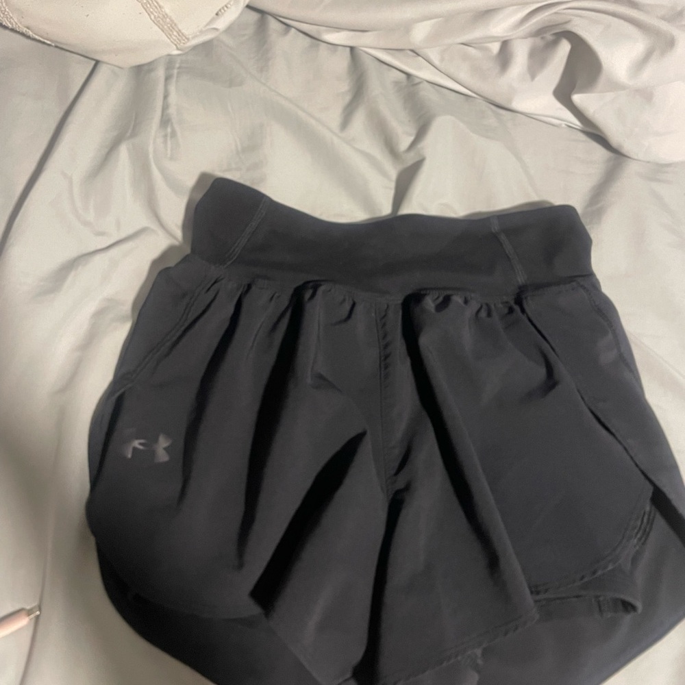 Under Armour Black Athletic Shorts Relaxed Fit